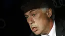 Ekspresi pelatih Real Madrid, Carlo Ancelotti, saat menjamu Athletic Bilbao di Stadion Santiago Bernabeu, (6/10/2014). Real Madrid unggul telak 5-0 atas Athletic Bilbao. (REUTERS/Sergio Perez)