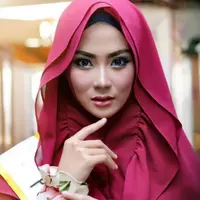 Intan Aprilia, finalis Puteri Muslimah Indonesia 2017 yang dinobatkan sebagai Puteri Muslimah Berbakat 2017 (Instagram @intanaprilia)