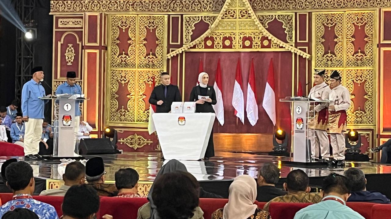 Debat Pilkada Bahas Soal Gender, Cagub Sumbar Epyardi Contohkan Dukung Istri Jadi Bupati
