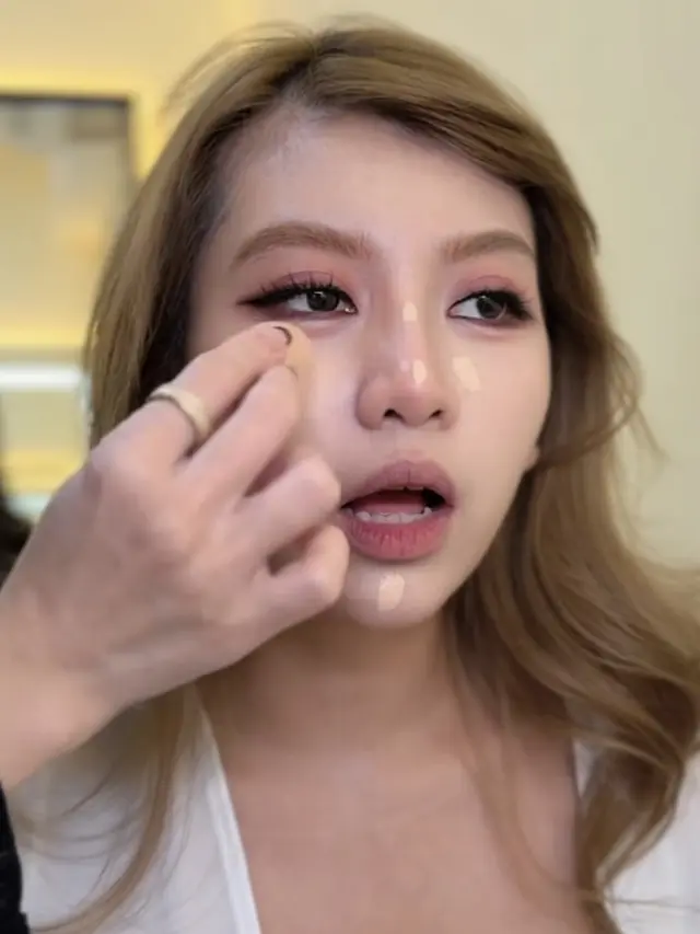 Makeup Ala Ghea Indrawari Viral pada bagian wajah. [fauziaahanum]