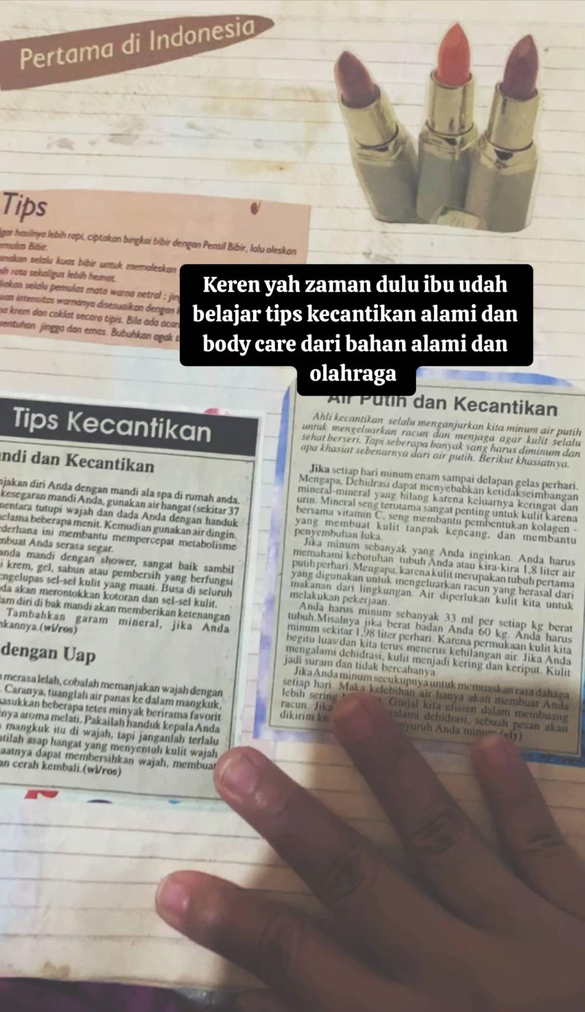 Berisi Potongan Koran yang Ditempel, Momen Wanita Temui Buku Lawas Milik Ibunya di Tahun 1980 Ini Curi Perhatian