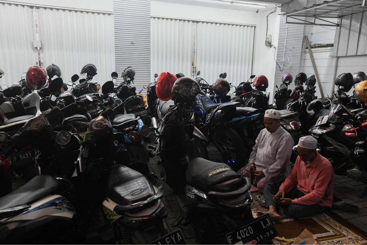 Ribuan jemaah berburu malam Lailatul Qadar di Bogor