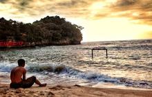 Potret Senja Terbaik di Pantai Ngliyep Malang, Lelah Lewati Jalan Berbukit Terbayar Lunas