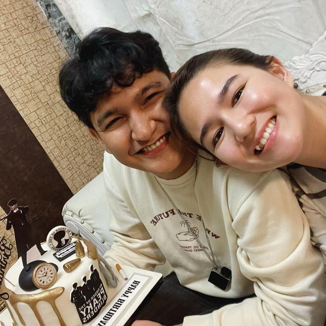 Kabar Hamil Baru Diungkap, Ini 6 Potret Mesra Masayu Clara dan Qausar Harta