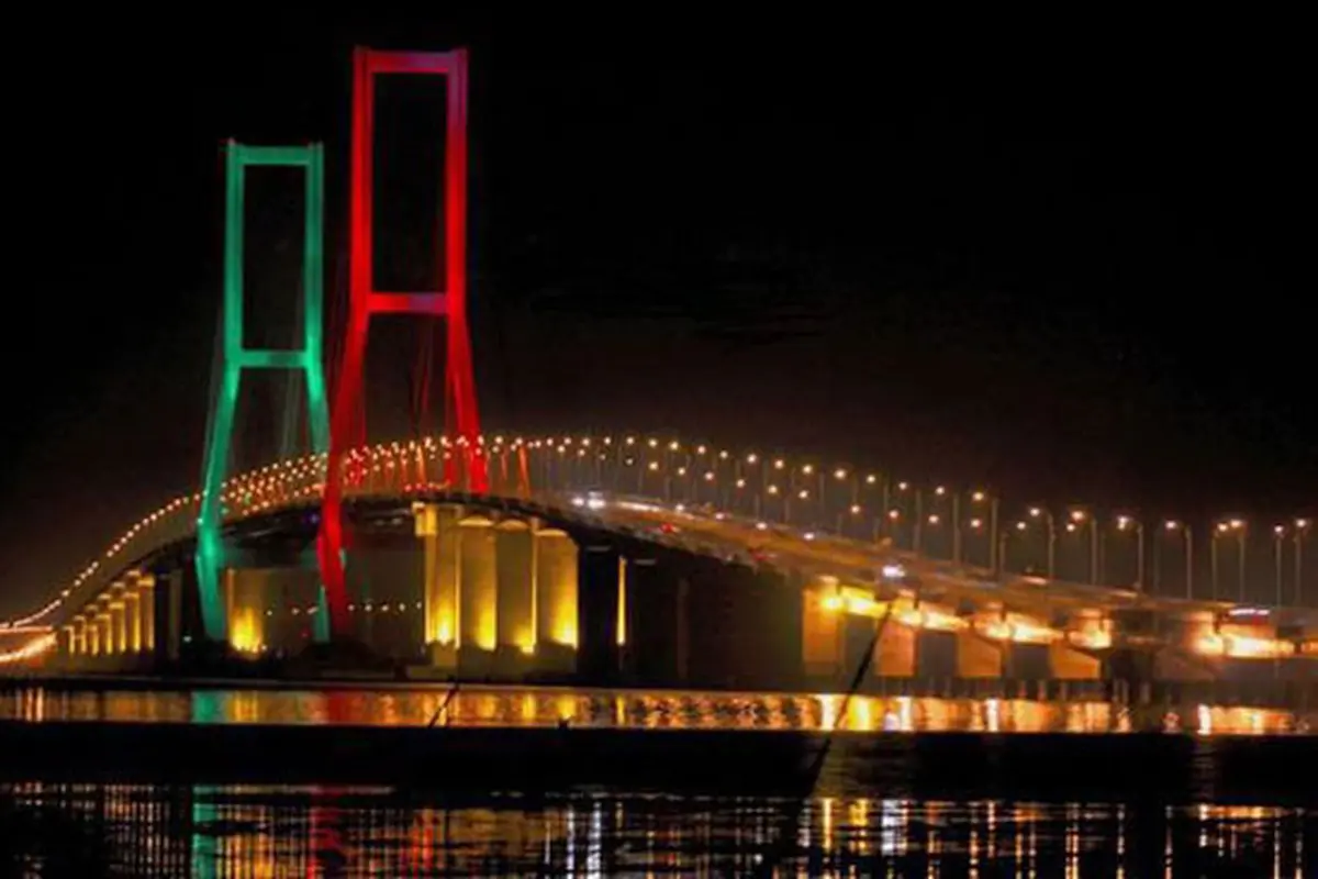 Jembatan Suramadu