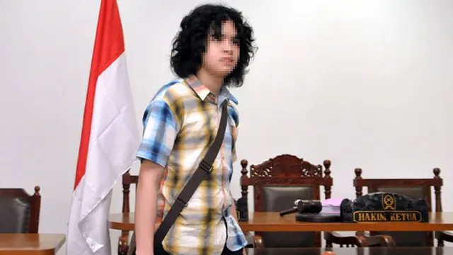 Dul Ahmad Dhani Bawakan 'Surat Cinta' untuk Hakim