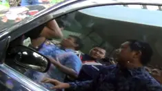 Usai Diperiksa KPK, Istri Gubernur Riau Bungkam