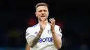 Liam Cooper menjadi pemain paling setia di Leeds United saat ini. Pemain Skotlandia itu telah menghabiskan waktu selama 8 tahun di Elland Road dan kontraknya masih bertahan hingga 30 Juni 2024. Pemain yang menjabat sebagai kapten tersebut telah menorehkan 9 gol dan 6  assist dalam 245 pertandingan. (AFP/Pool/Jon Super)