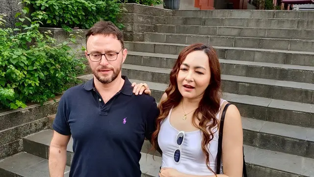 Dewi Rezer dan Ethan Alarmk