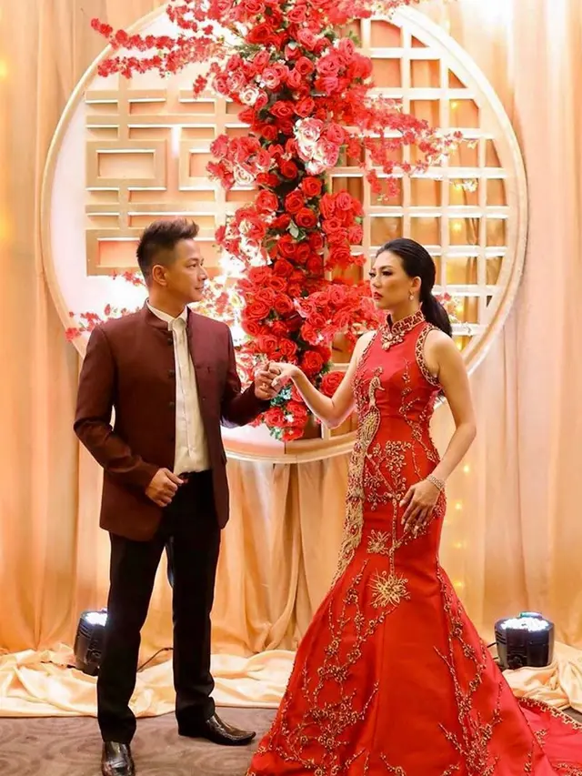 7 Momen Upacara Teapai Delon dan Aida Chandra, Seserahan Barang Mewah