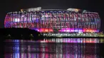 Jakarta International Stadium (JIS) yang dilihat dari Danau Cincin, Papango, Tanjung Priok, Jakarta Utara, 19 April 2022. (Bola.com/Bagaskara Lazuardi)