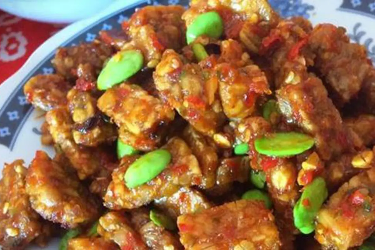 Sambal tempe pete./Copyright cookpad.com/AyiekMunandar