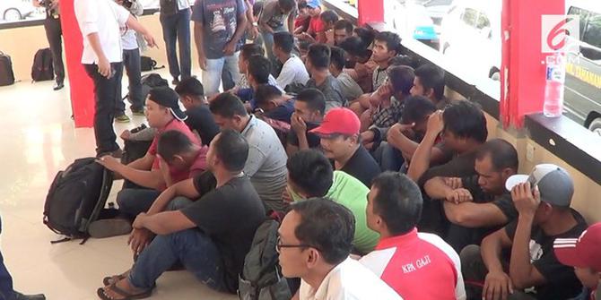 VIDEO: Penggerebekan TKI Ilegal, Polisi Sita Speedboat