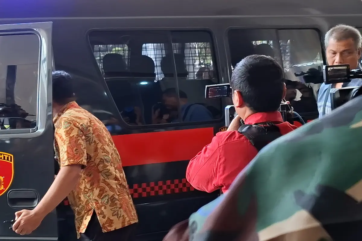 Don Ritto diserahkan kepolisian ke Kejagung. (Liputan6.com/Winda Nelfira).
