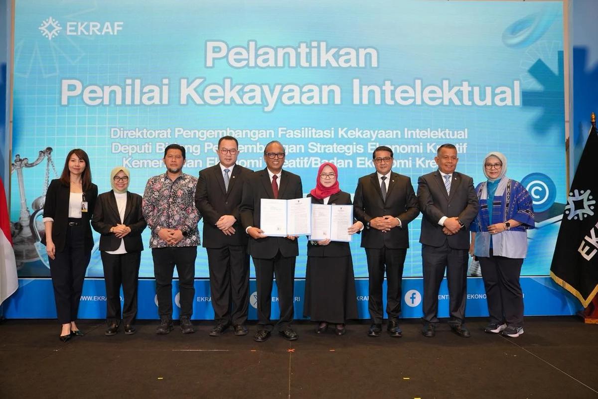 Menteri Ekonomi Kreatif/Kepala Badan Ekonomi Kreatif, Teuku Riefky Harsya, secara resmi menetapkan dan melantik 64 Penilai Kekayaan Intelektual (KI)