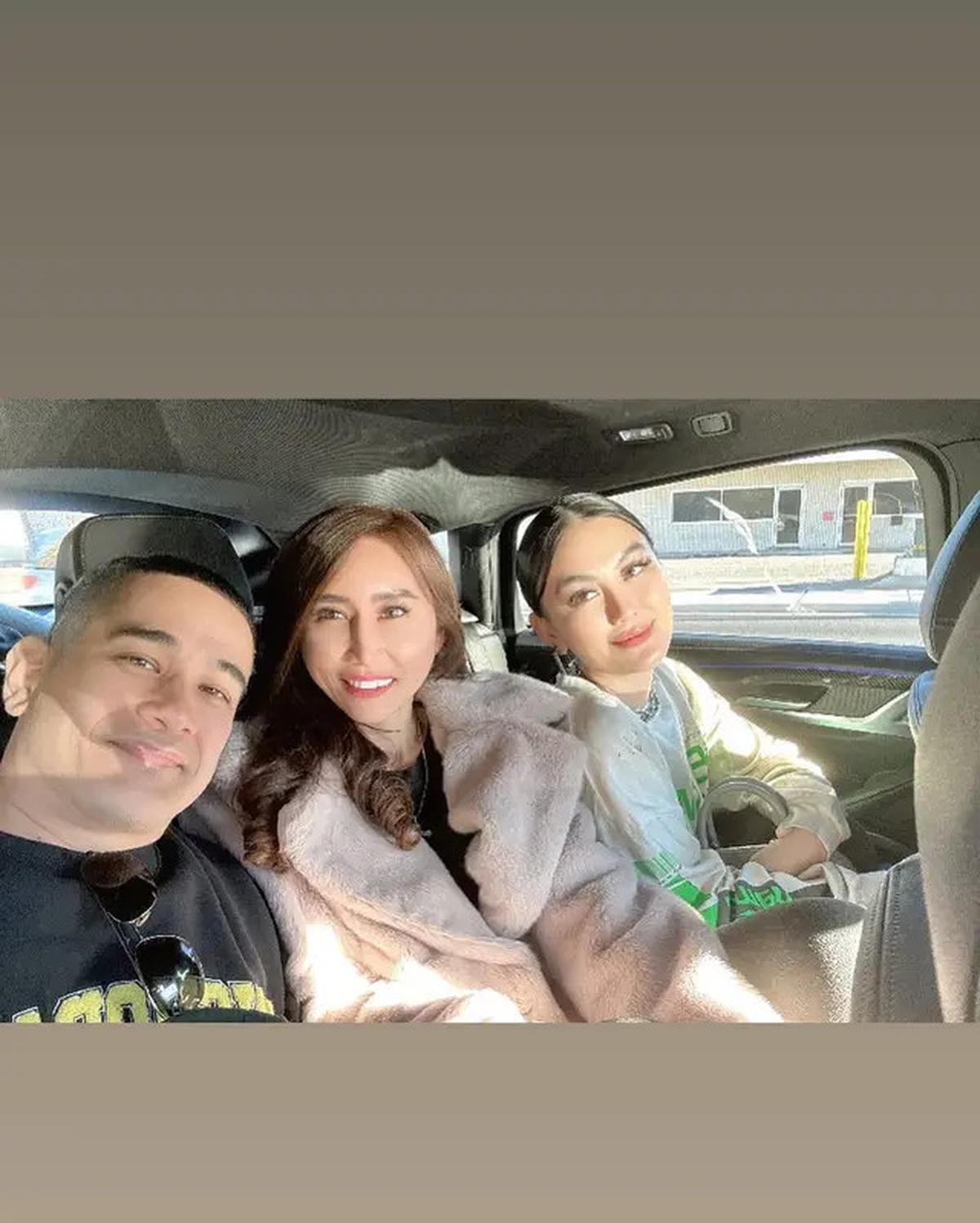 6 Potret Agnez Mo Rayakan Tahun Baru di Las Vegas, Reuni Bareng Okan Kornelius