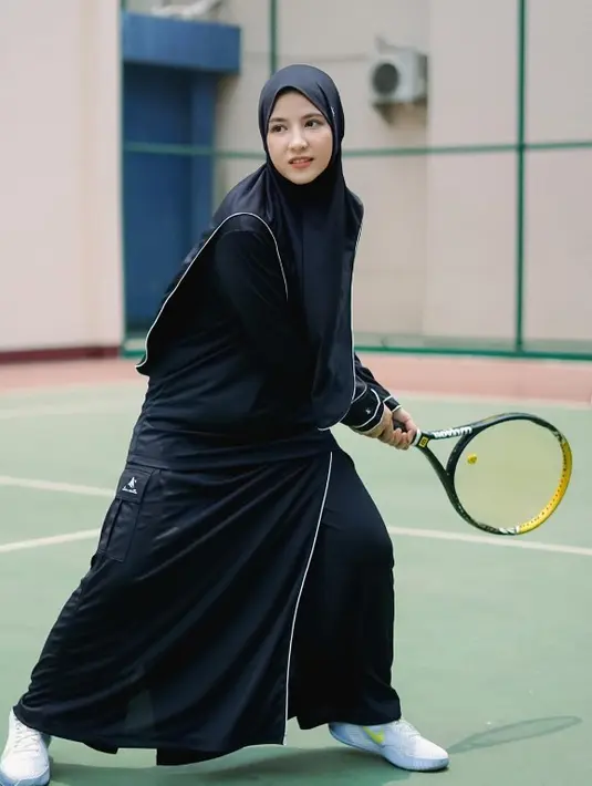 Natasha Rizki main tenis [Instagram/natasharizkynew]
