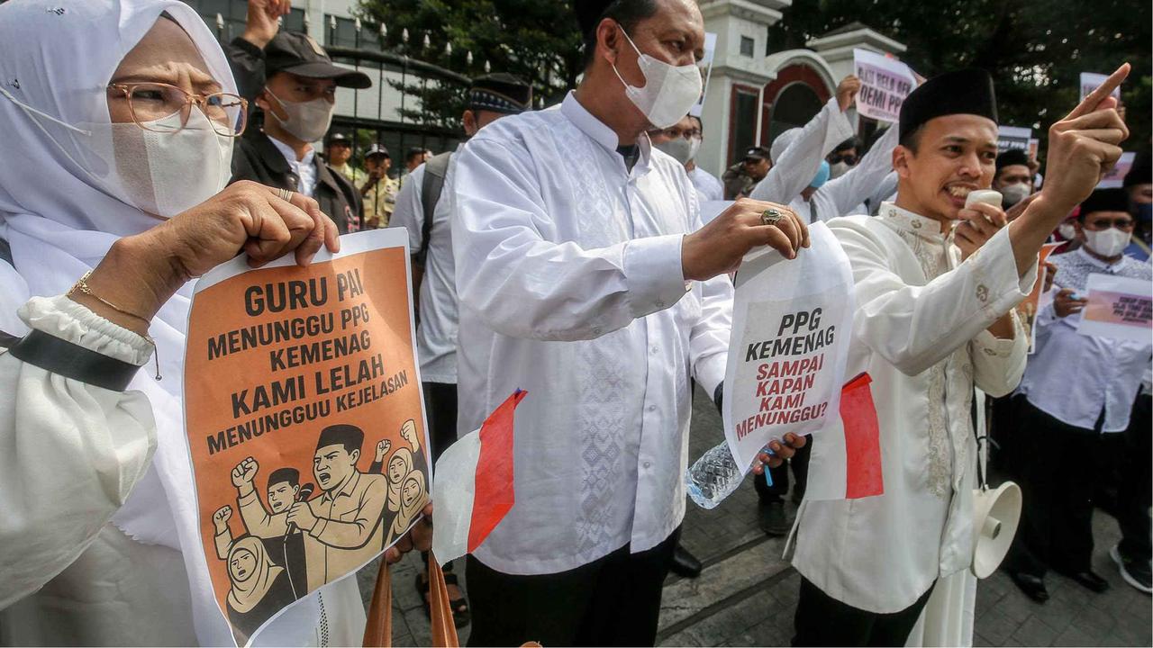 FOTO: Guru Agama Gelar Aksi Damai, Desak Percepatan PPG dan Peralihan ke Kemendikdasmen