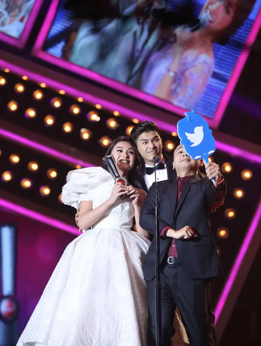 Glenn juga kaget karena terkunci dalam kamar. Apalagi saat itu ia hendak berangkat ke kantor. (Nurwahyunan/Bintang.com)