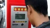 Mesin Parkir Pra-Bayar Mulai Dipasang di Jalan Wahid Hasyim