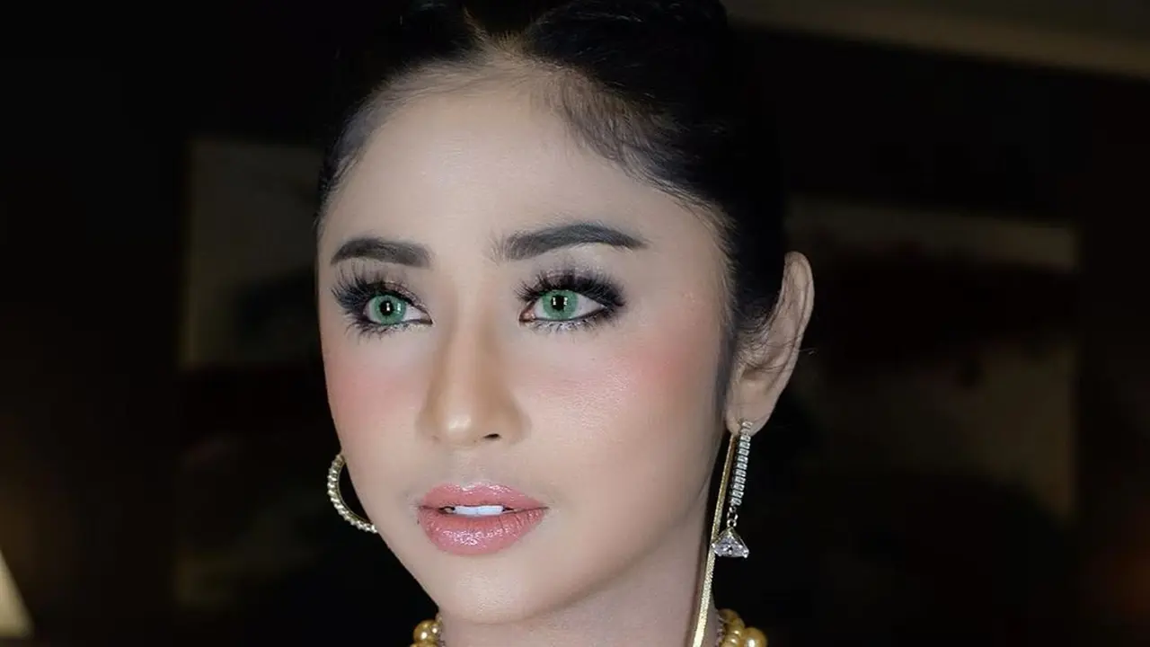 Dewi Perssik. (Foto: Instagram @dewiperssikreal)