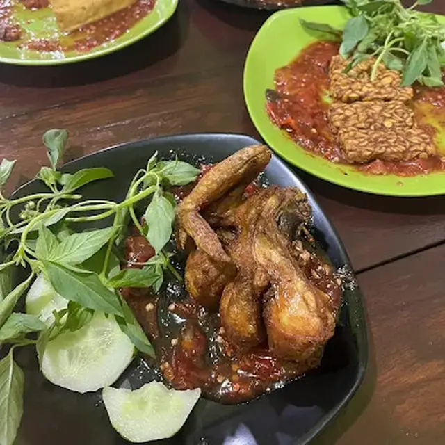 Lalapan dan Sea Food Bang Husein