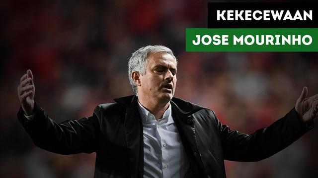 Jose Mourinho ungkapkan kekecewaanya atas kekalahan Manchester United dari Huddersfield