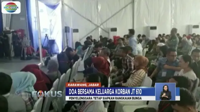 Suasana haru selimuti gelaran doa bersama korban Lion Air di perairan Tanjung Barat, Jawa Barat.