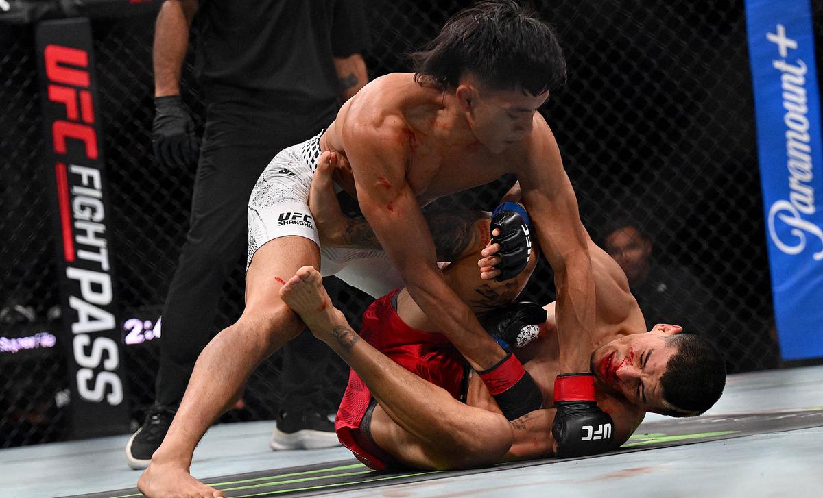 Bilal Hasan Menang KO di Debut UFC Shanghai
