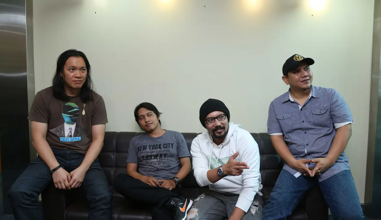 Entah apa rencana besar di balik vakumnya PADI dalam waktu yang cukup lama. Masih adakah 'nyawa' untuk mengembalikannya menancapkan taji di industri musik. Atau 'Apakah harus berakhir sudah dan berhenti sampai di sini'. (Nurwahyunan/Bintang.com)