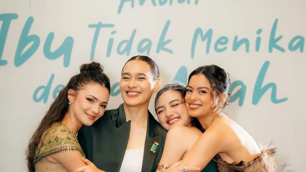 Gaya Kontras Amanda Rawles dengan Lehenga Dress dan Eva Celia yang Bergaya Edgy di Premiere Film Terbaru