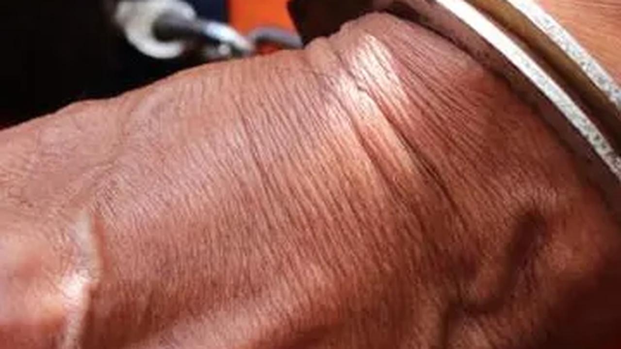 Krido disebut menerima gratifikasi sebesar Rp4,7 miliar untuk mengurus perizinan TKD.