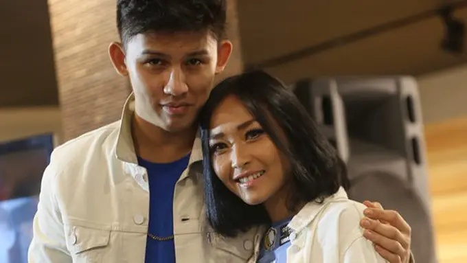 Rinni dan Jevin akan segera menyambut bayi mereka/copyright: KapanLagi.com