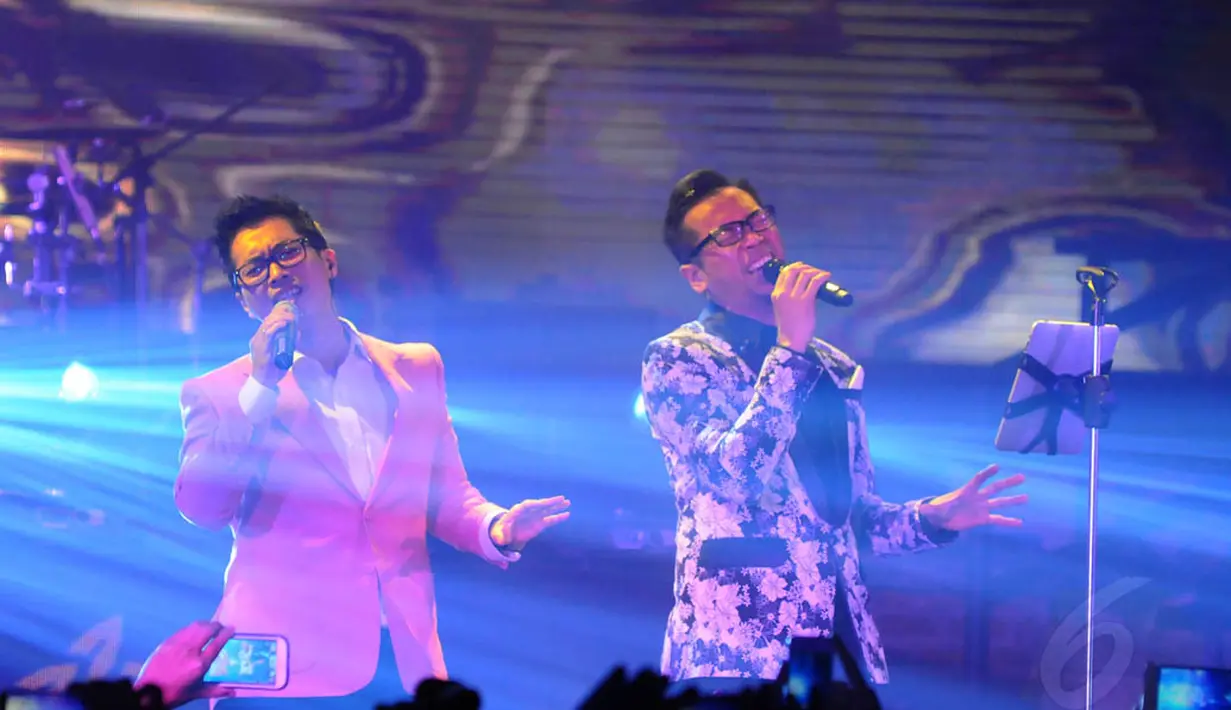 Konser kolaborasi Kerispatih bersama Sammy Simorangkir di Colosseoum Club, Jakarta, Kamis (24/4/14). (Liputan6.com/Andrian M. Tunay)