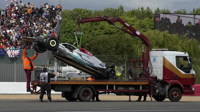 Foto: Aksi Heroik George Russell usai Tragedi Horor di Awal Race F1 GP Inggris 2022, Memanggil Bantuan untuk Menyelamatkan Zhou Guanyu