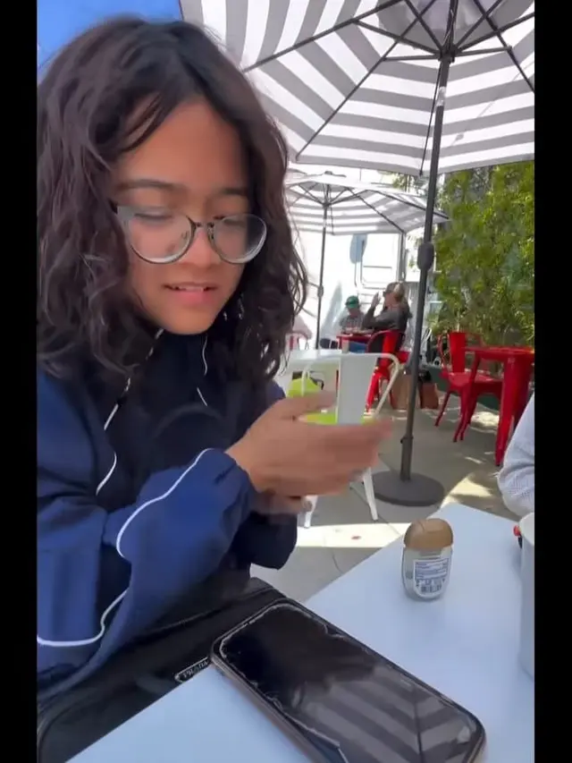 Potret kondisi handphone Cinta Kuya (Sumber: Instagram/@kuyentertainment)