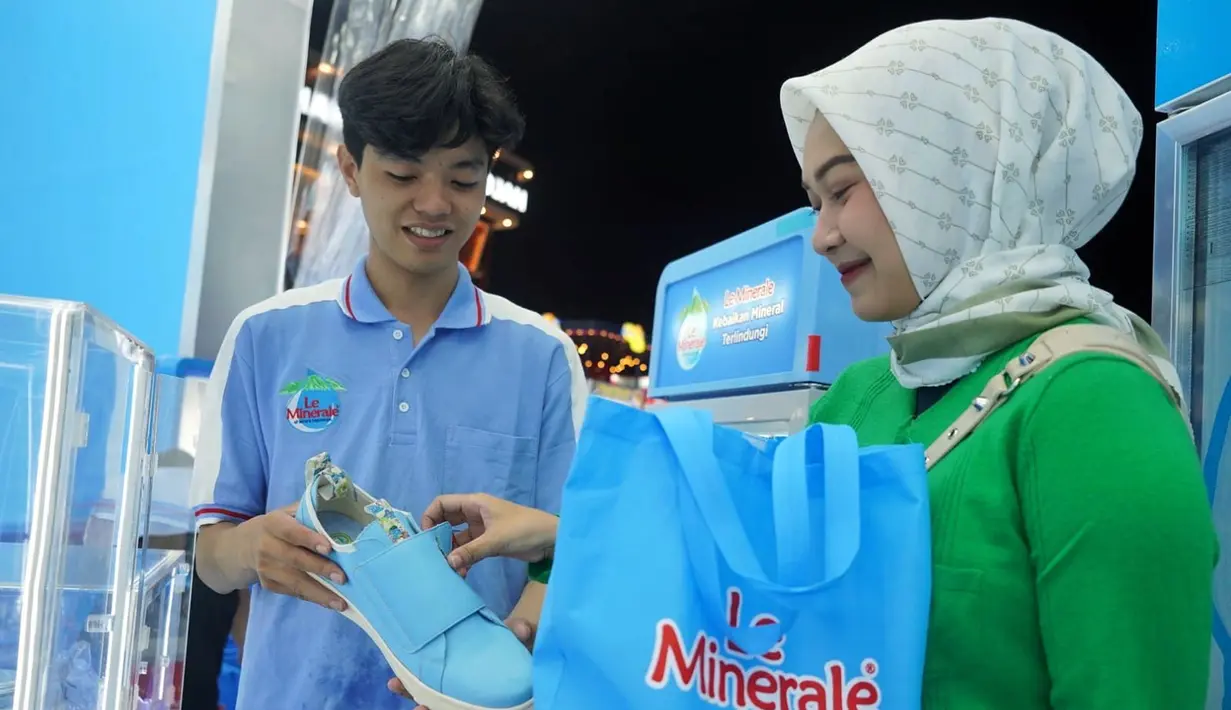 Melalui Program Gerakan Ekonomi Sirkular Nasional (GESN), Le Minerale bekerja sama dengan berbagai pihak untuk mengolah sampah plastik menjadi produk daur ulang dengan nilai ekonomi tinggi. (Foto: Istimewa)