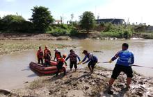 Tim SAR Gabungan Karawang Berhasil Temukan Korban Tenggelam di Sungai Citarum Setelah Tiga Hari Pencarian