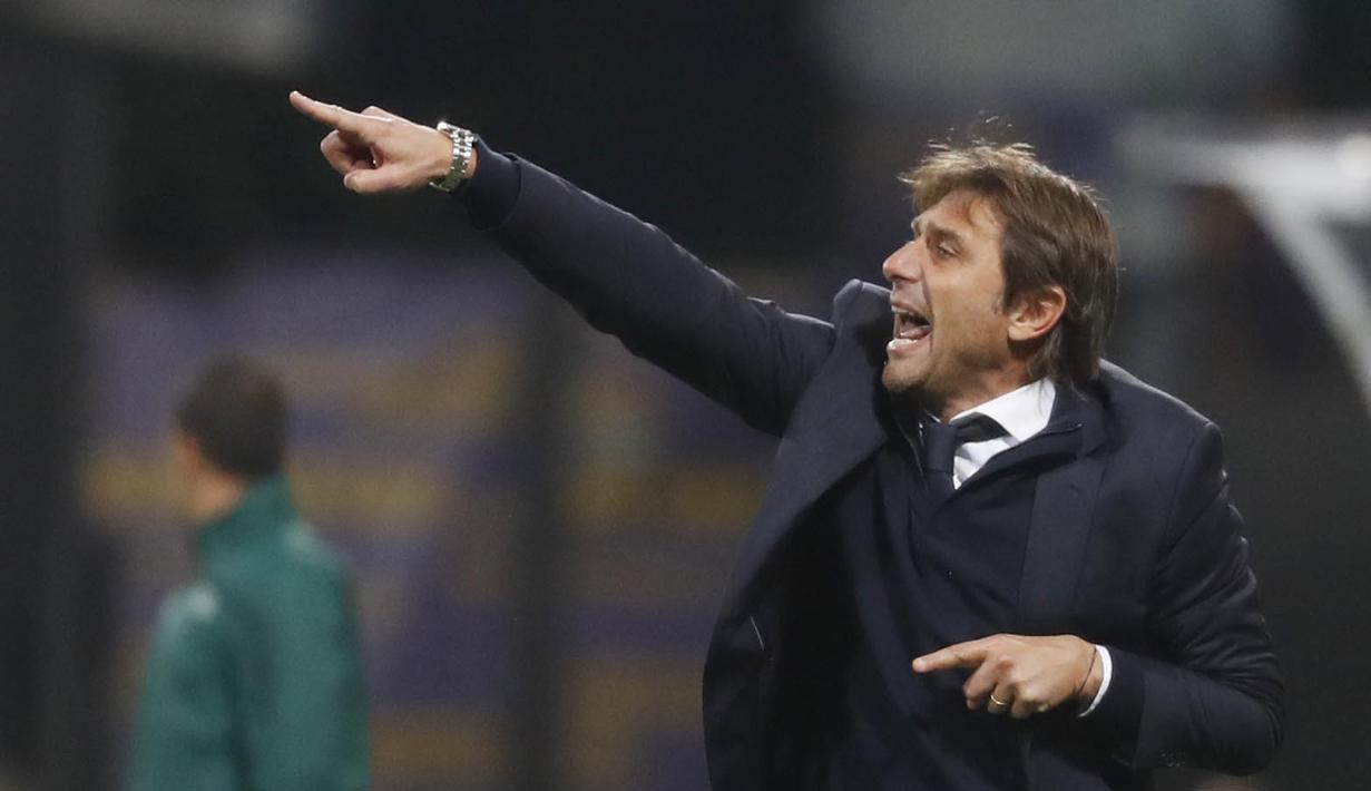 Pelatih Antonio Conte pun murka dengan hasil tersebut. The Lilywhites dipaksa menyerah dengan skor 1-2. (AP Photo)