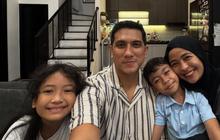 Intip 7 Potret Ruang Keluarga Tantri Kotak yang Menyatu dengan Dapur Modern