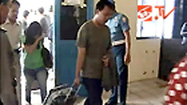 Shabu seberat 6,5 kilogram disita petugas Bea Cukai Kota Dumai, Riau, dari sepasang muda-mudi yang baru tiba dari Malaysia. 