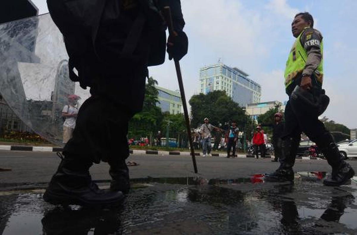 HMI terlibat bentrok dengan polisi di depan Kedubes AS
