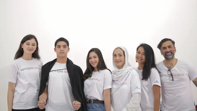 [Fimela] Syukuran film Mengejar Surga