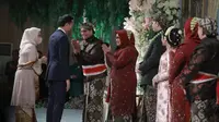 Presiden Jokowi dan Ibu Negara Iriana menghadiri resepsi pernikahan putri Gubernur DKI Jakarta Anies Baswedan di Ancol, Jakarta Utara. (Foto: Pemprov DKI Jakarta)