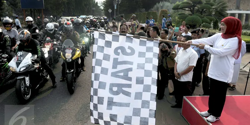 20151101-Mensos Lepas Ratusan Motor Dan Mobil Ikuti Parade Kebangsaan