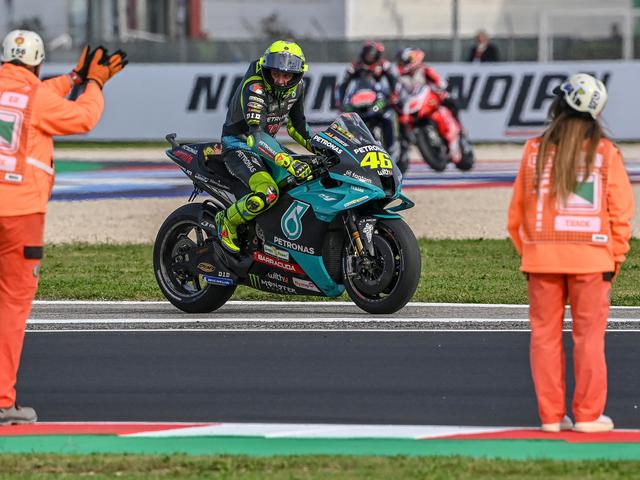 Pecco Bagnaia Tidak Finis Balapan Motogp Emilia Romagna Valentino Rossi Ngomel Saya Sedikit Marah Kepadanya Motogp Bola Com