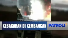 Kebakaran ini terekam dalam video amatir milik warga.