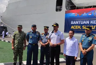 Pemerintah melalui Kementerian Koordinator Bidang Infrastruktur dan Pembangunan Kewilayahan menegaskan komitmennya untuk mempercepat perbaikan infrastruktur dasar yang rusak akibat banjir bandang dan longsor di Aceh, Sumatera Utara, dan Sumatera Barat. (Liputan6.com/Rio Ferdinand Muhammad Eka Putra)