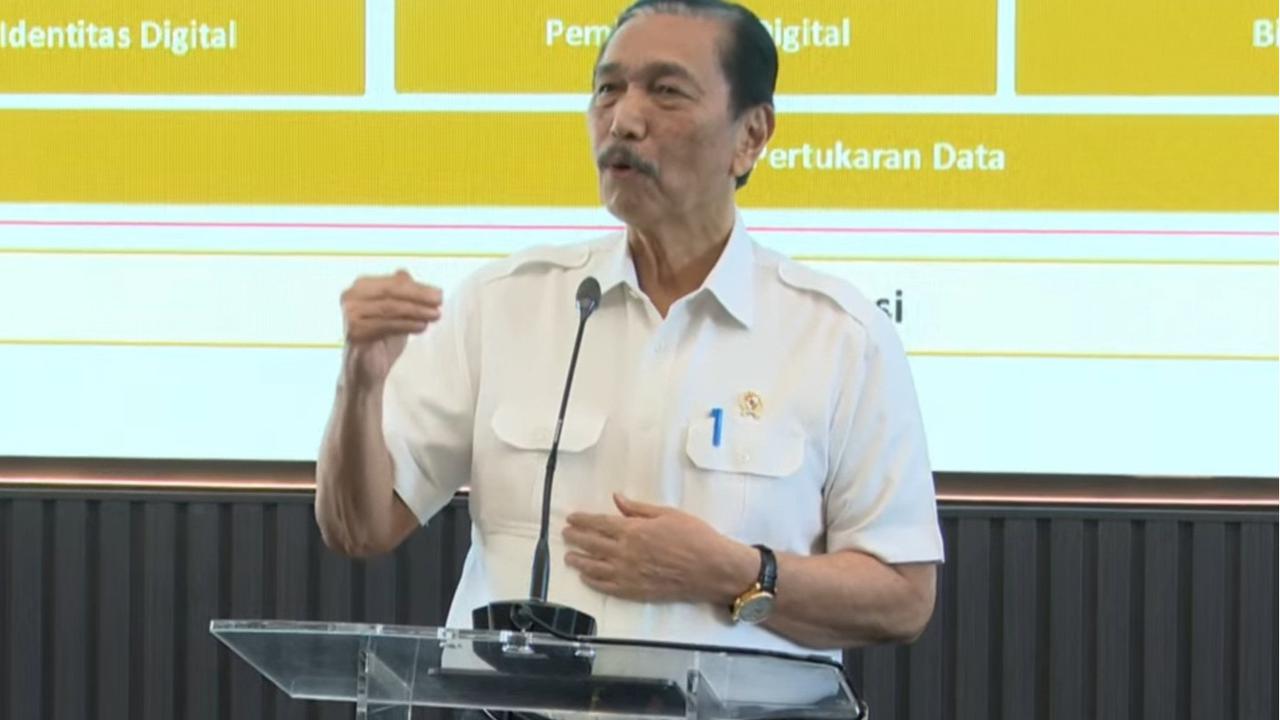 Luhut: Indonesia Jadi Target Relokasi Industri Tekstil dan Alas Kaki