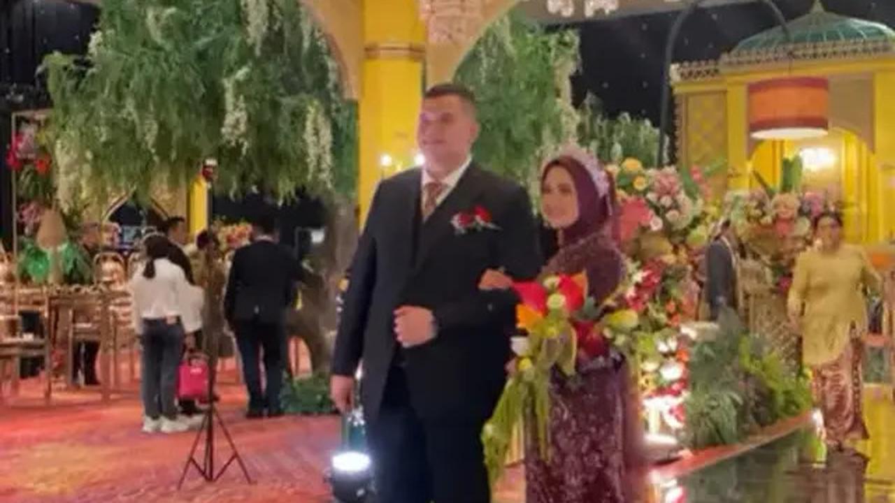6 Momen Pernikahan Anak Sambung Bella Saphira, Dihadiri Artis Senior 90-an